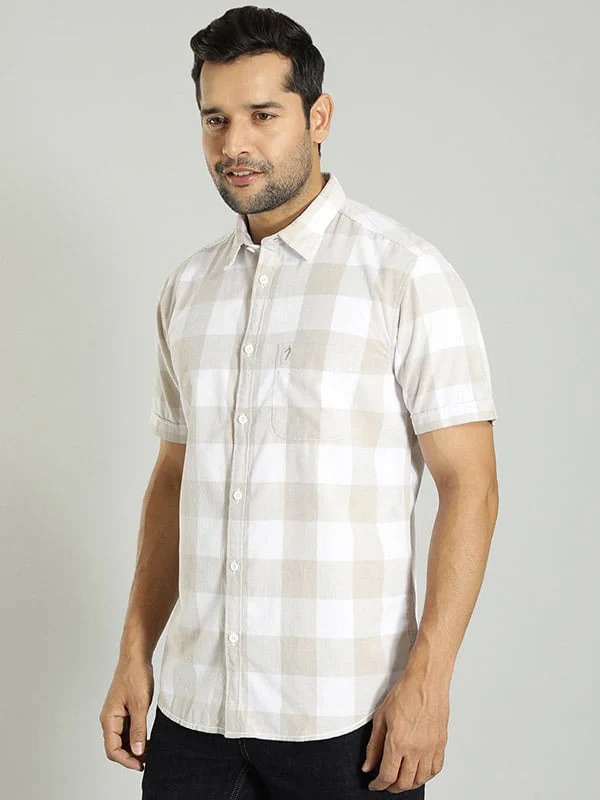 Indian Terrain Men Checkered Beige Shirt